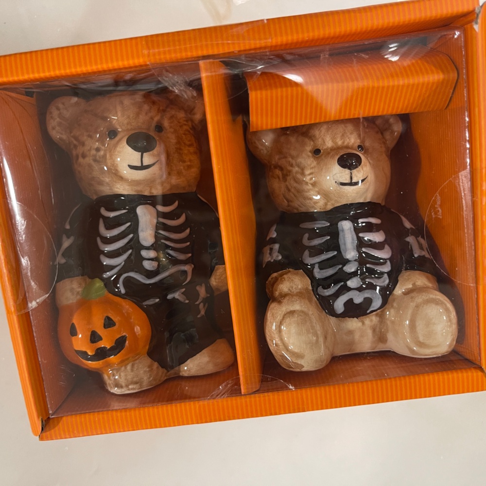 Halloween Teddy Bear Skeleton Costume Ceramic Salt & Pepper Shakers NWT